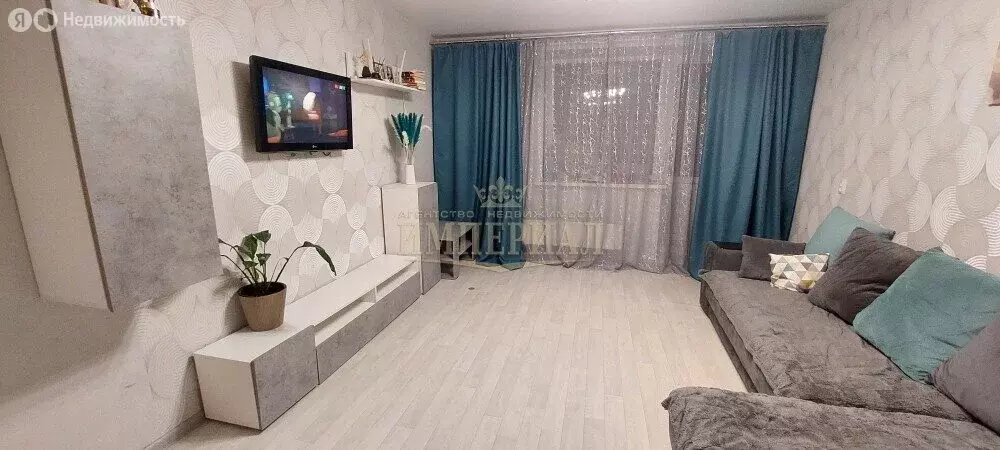 3-комнатная квартира: Йошкар-Ола, улица Карла Либкнехта, 100 (66.7 м) - Фото 0