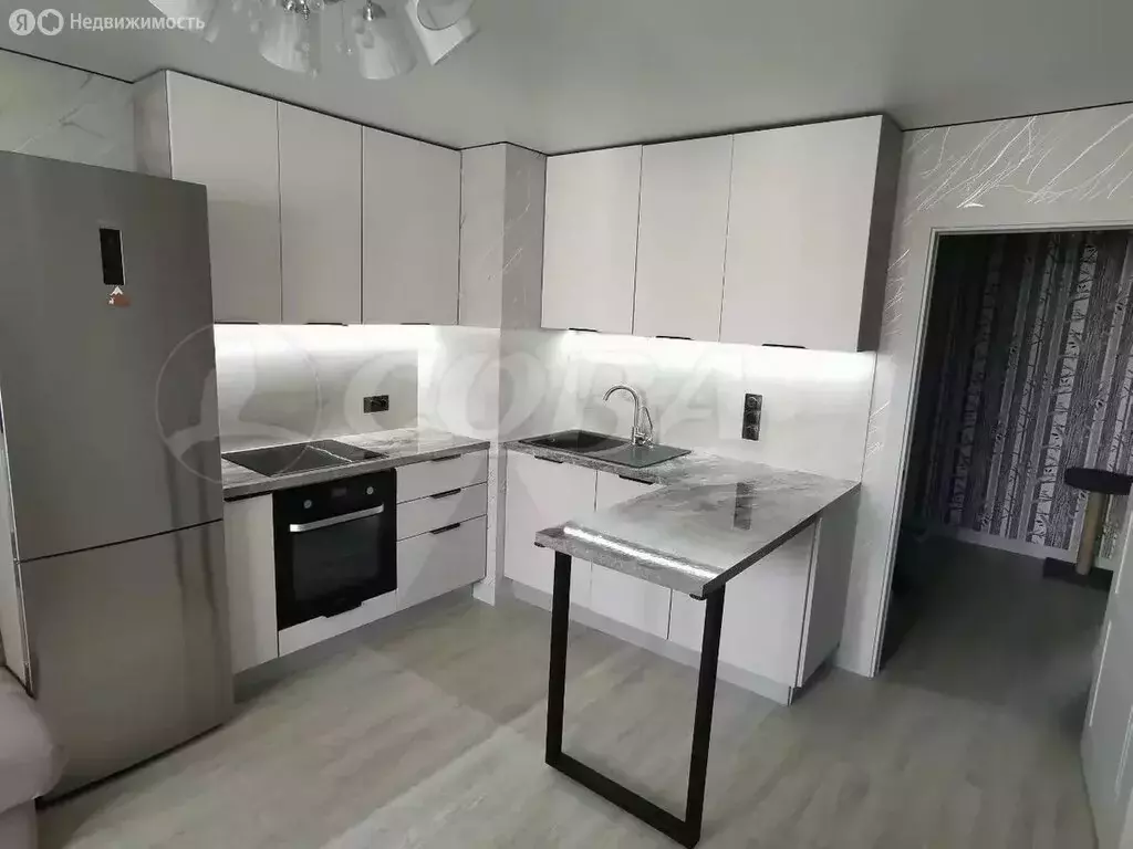 2-комнатная квартира: Тюмень, улица Валентины Трофимовой, 13 (67.5 м) - Фото 1