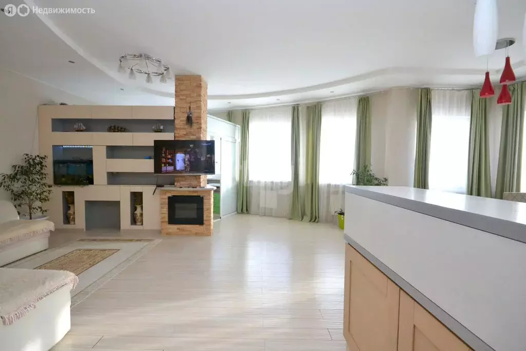 3-комнатная квартира: Якутск, Губинский округ, улица Ларионова, 6 ... - Фото 2