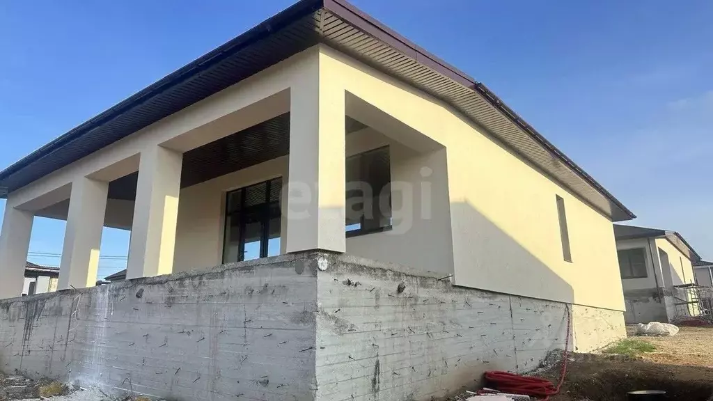 Дом в Крым, Симферопольский район, с. Мирное ул. Черноморская (140 м) - Фото 1