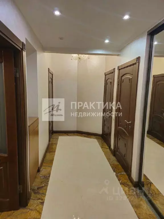 Продается 4-комнатная квартира - Фото 2