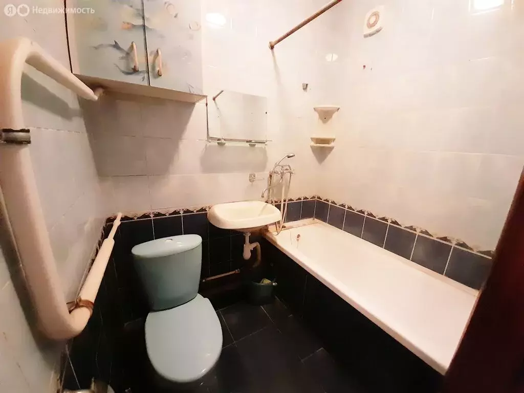 3-комнатная квартира: Щёлково, улица Комарова, 8 (57.6 м) - Фото 1