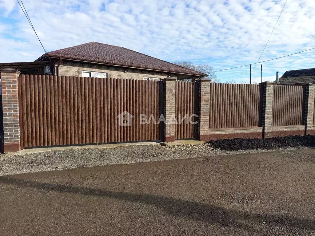 Дом в Адыгея, Майкоп городской округ, Гавердовский хут. ул. ... - Фото 1