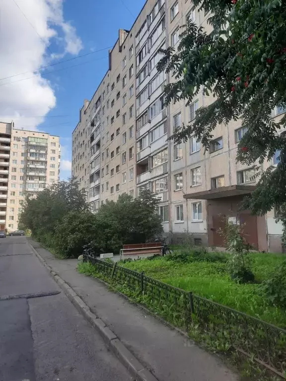 1-к кв. санкт-петербург, санкт-петербург, колпино ул. братьев . - Фото 0