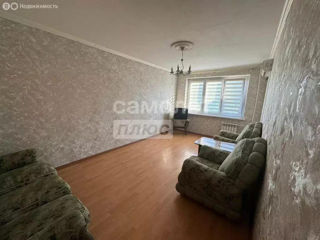 3-комнатная квартира: Махачкала, улица Комарова, 8А (70 м) - Фото 1