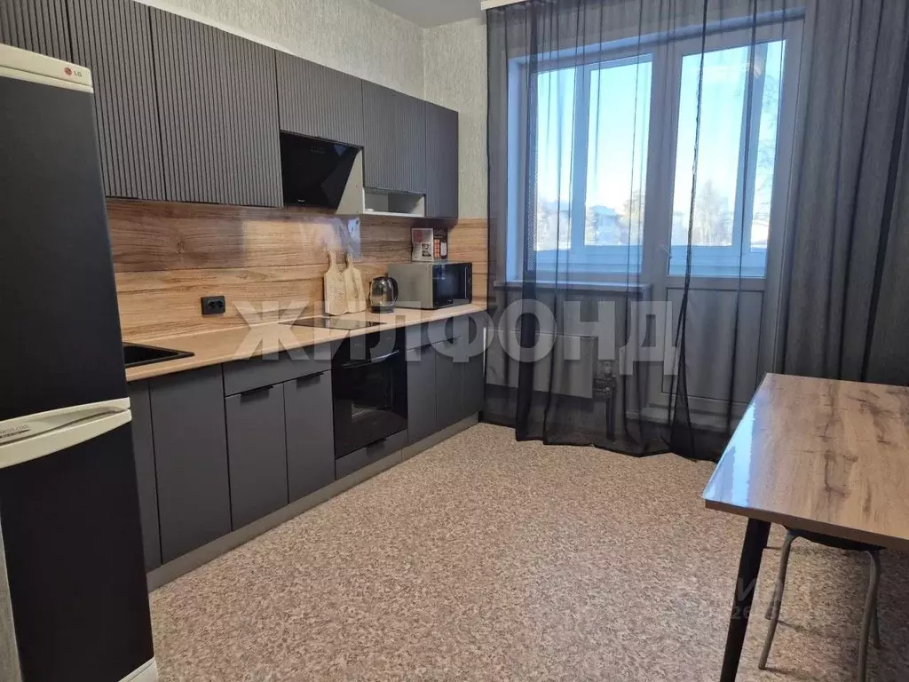 2-к кв. Ханты-Мансийский АО, Когалым Набережная ул., 7 (61.0 м) - Фото 1