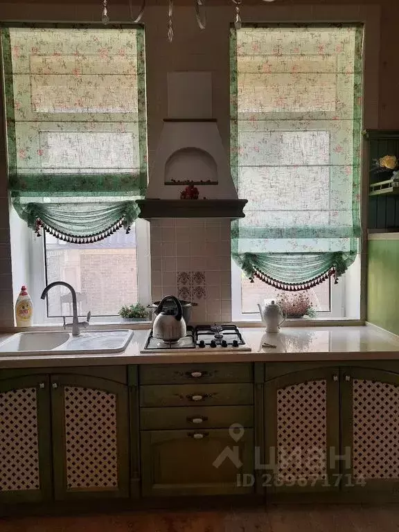 Дом в Дагестан, Махачкала Караман-5 мкр, туп. 3-й Хвойный, 18 (200 м) - Фото 1