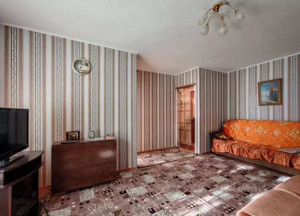 2-к кв. Ленинградская область, Луга просп. Кирова, 87 (44.0 м) - Фото 2