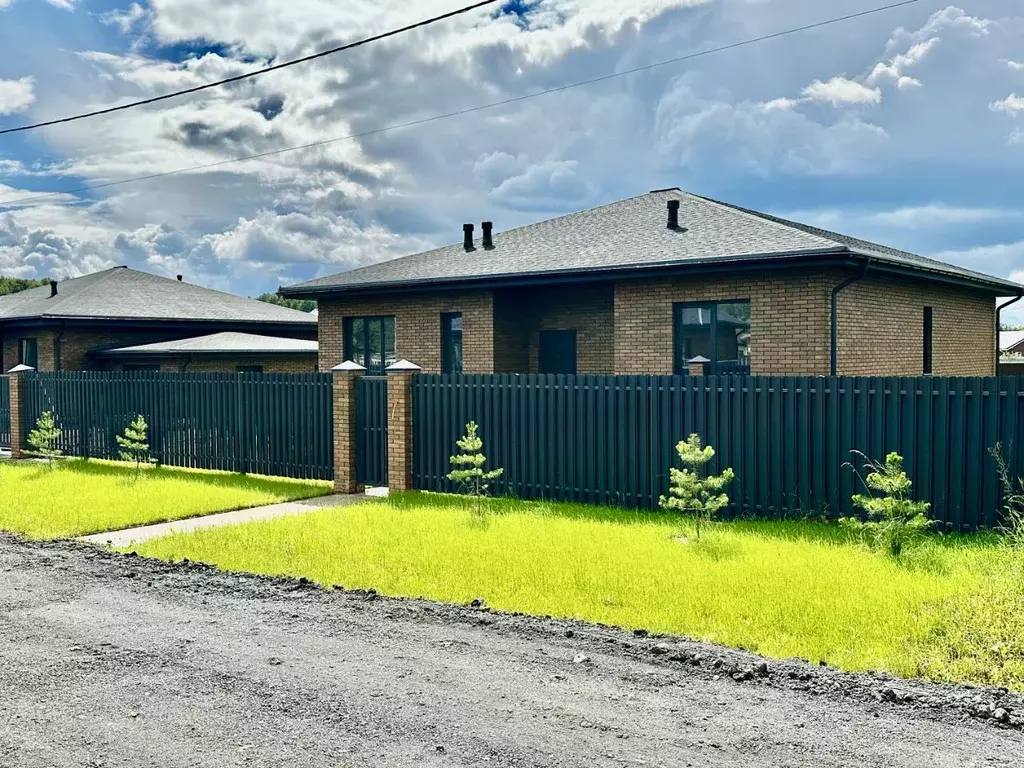 Дом в Калужская область, Жуковский муниципальный округ, Корсаково ... - Фото 1