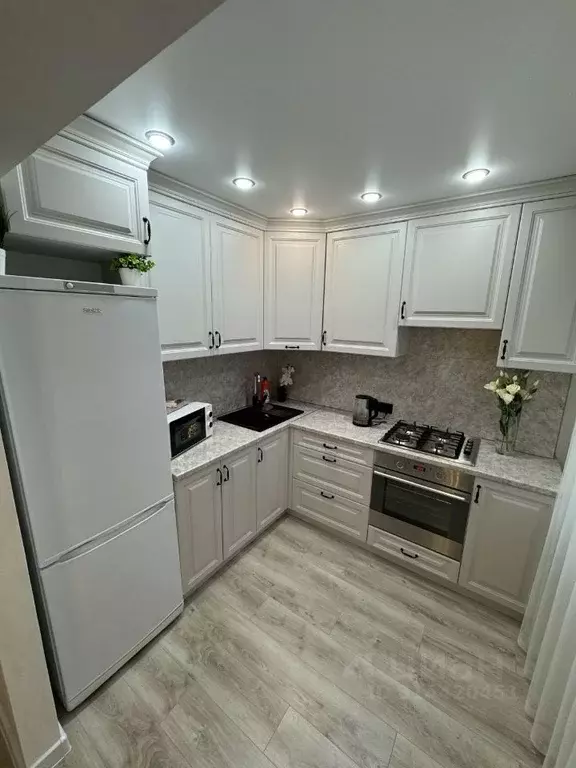 3-к кв. Омская область, Омск просп. Мира, 26 (60.0 м) - Фото 1