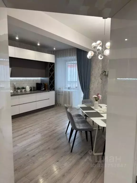 3-к кв. Красноярский край, Красноярск ул. Карла Маркса, 8а (139.4 м) - Фото 2