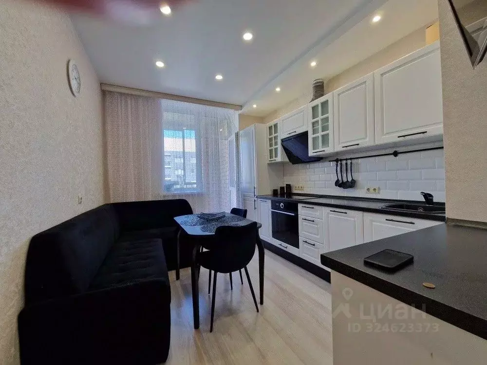 1-к кв. Свердловская область, Екатеринбург ул. Счастливая, 4 (37.0 м) - Фото 1