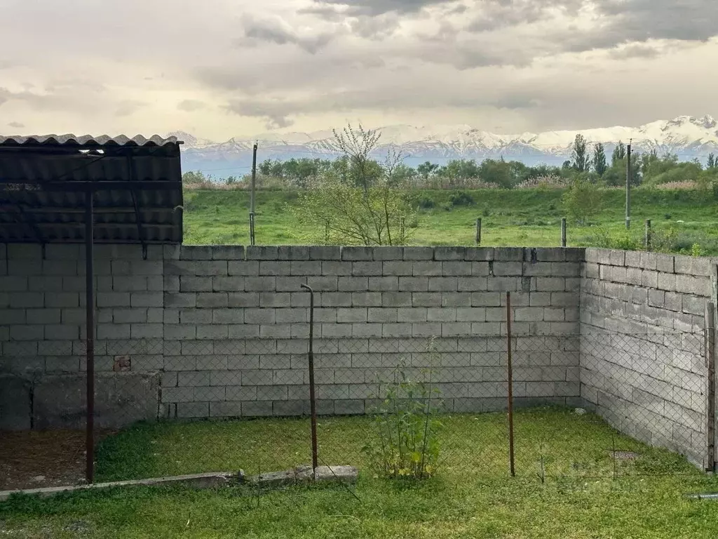 Дом в Северная Осетия, Дигора ул. Карла Маркса, 1 (100 м) - Фото 1