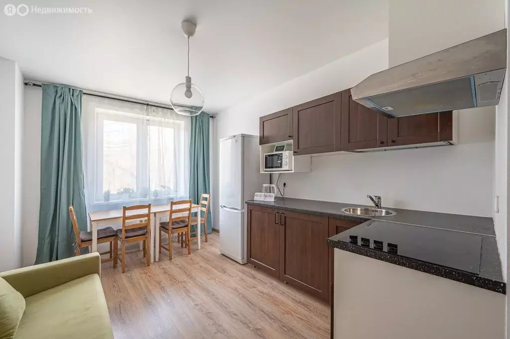 2-комнатная квартира: Екатеринбург, улица 8 Марта, 202/4 (66.2 м) - Фото 1