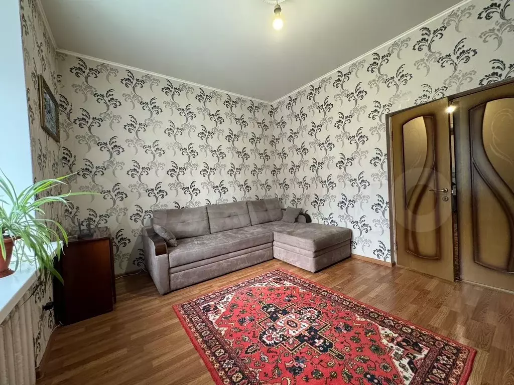Комната 18 м в 3-к., 2/4 эт. - Фото 1