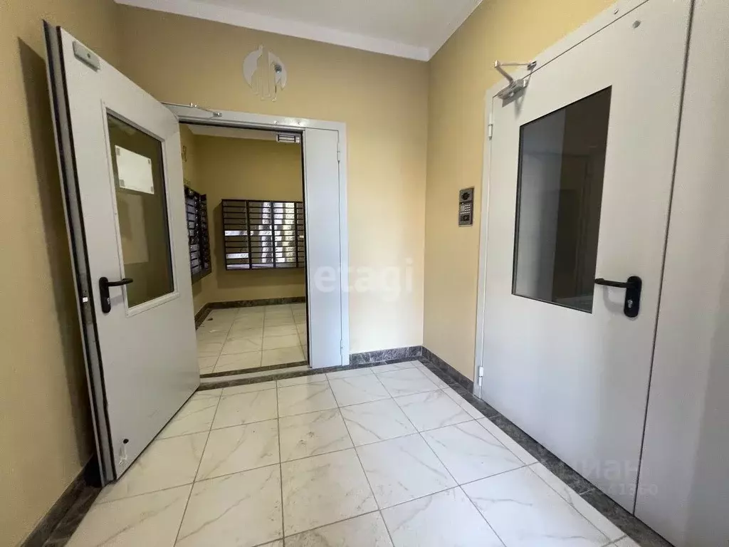 Студия Тюменская область, Тюмень ул. Тимофея Кармацкого, 7 (42.8 м) - Фото 1