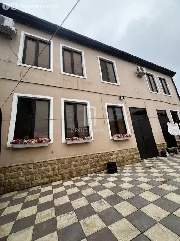 Дом в посёлок городского типа Семендер, Краснодарская улица, 3 (240 м) - Фото 1