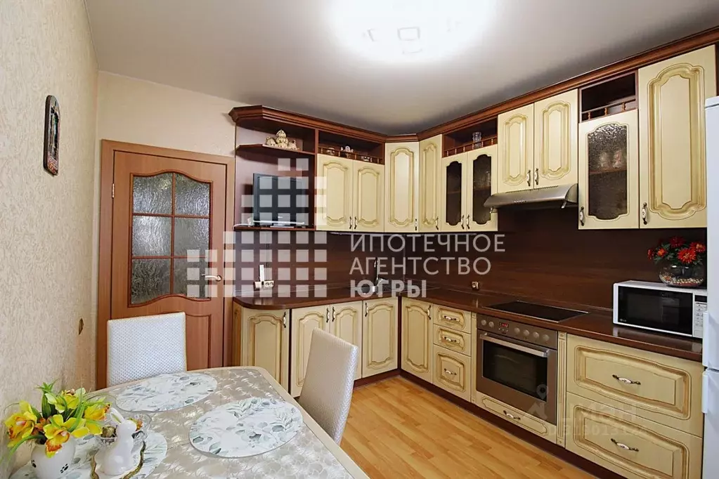 3-к кв. Ханты-Мансийский АО, Ханты-Мансийск ул. Мира, 52 (79.6 м) - Фото 0