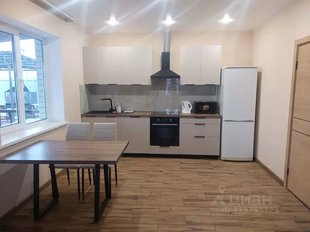 Дом в Волгоградская область, Среднеахтубинский район, Кировское с/пос, ... - Фото 1