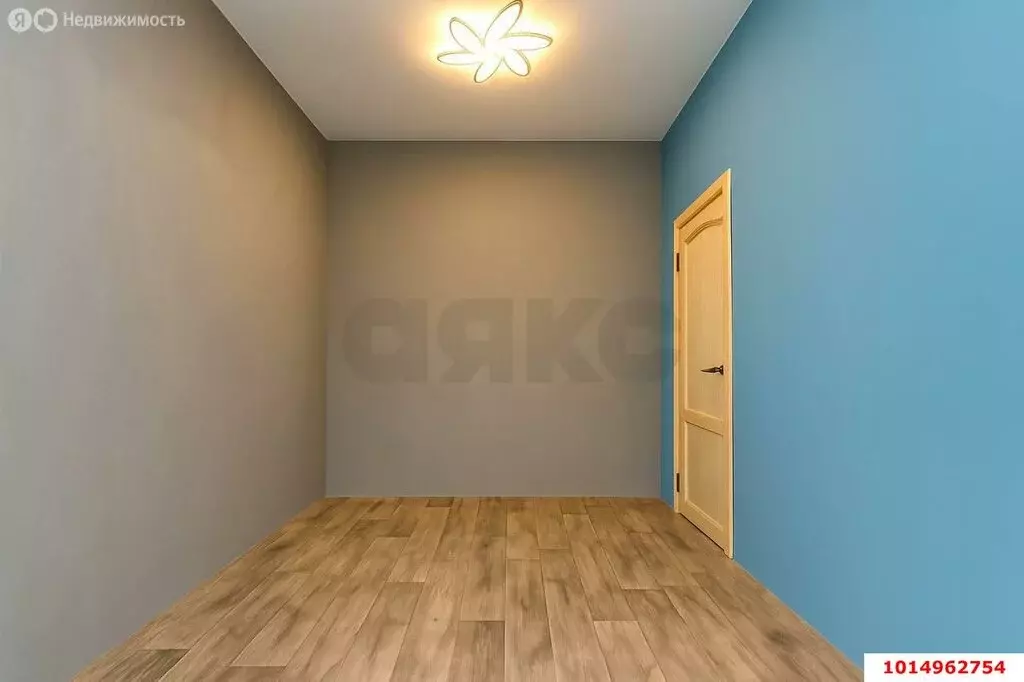3-комнатная квартира: Краснодар, Агрохимическая улица, 90 (90 м) - Фото 0