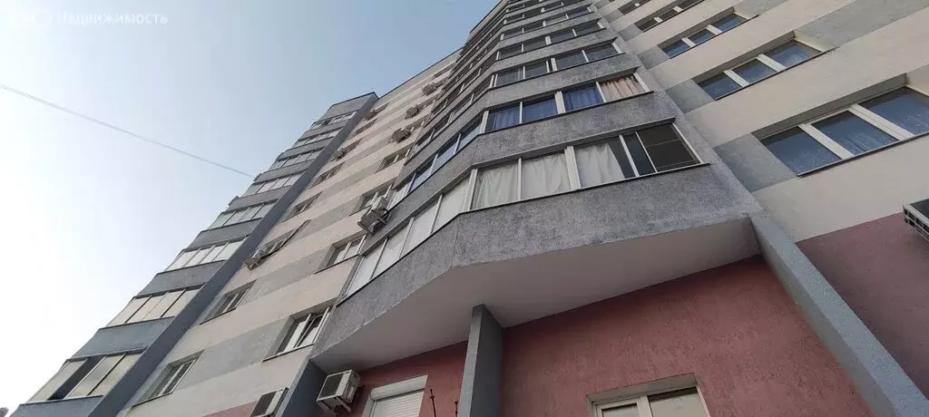 1-комнатная квартира: Екатеринбург, улица Пальмиро Тольятти, 11А (42 ... - Фото 2