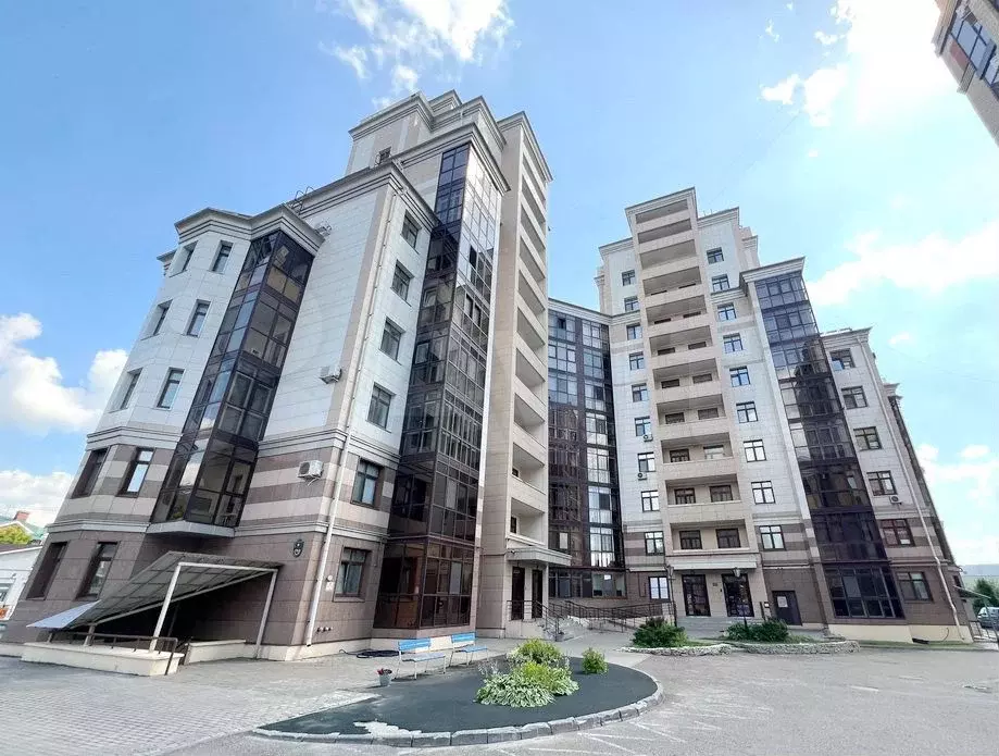 3-к. квартира, 128,1 м, 1/10 эт. - Фото 0