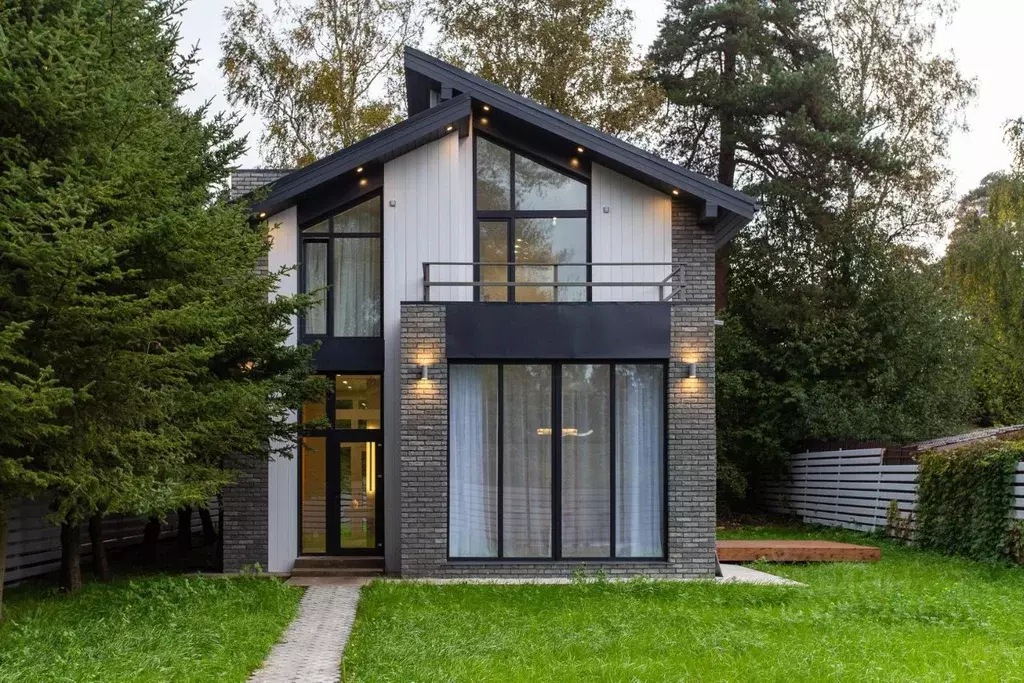 Коттедж в Санкт-Петербург пос. Лисий Нос, Холмистая ул. (224 м) - Фото 1