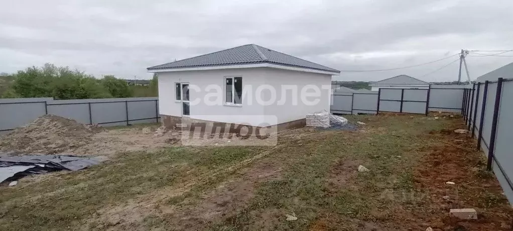 Дом в Курская область, Курский район, Моковский сельсовет, д. 1-я ... - Фото 0