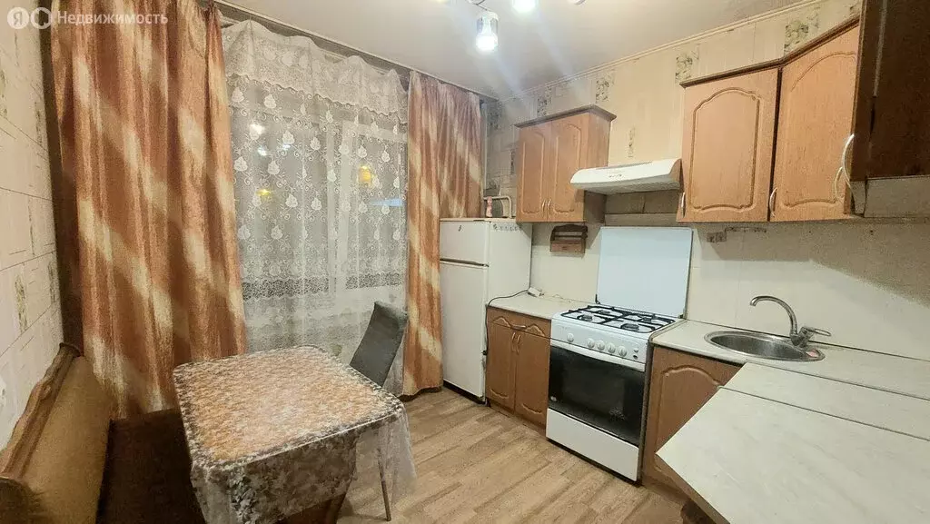 3-комнатная квартира: Брянск, улица Есенина, 10 (63.8 м) - Фото 2