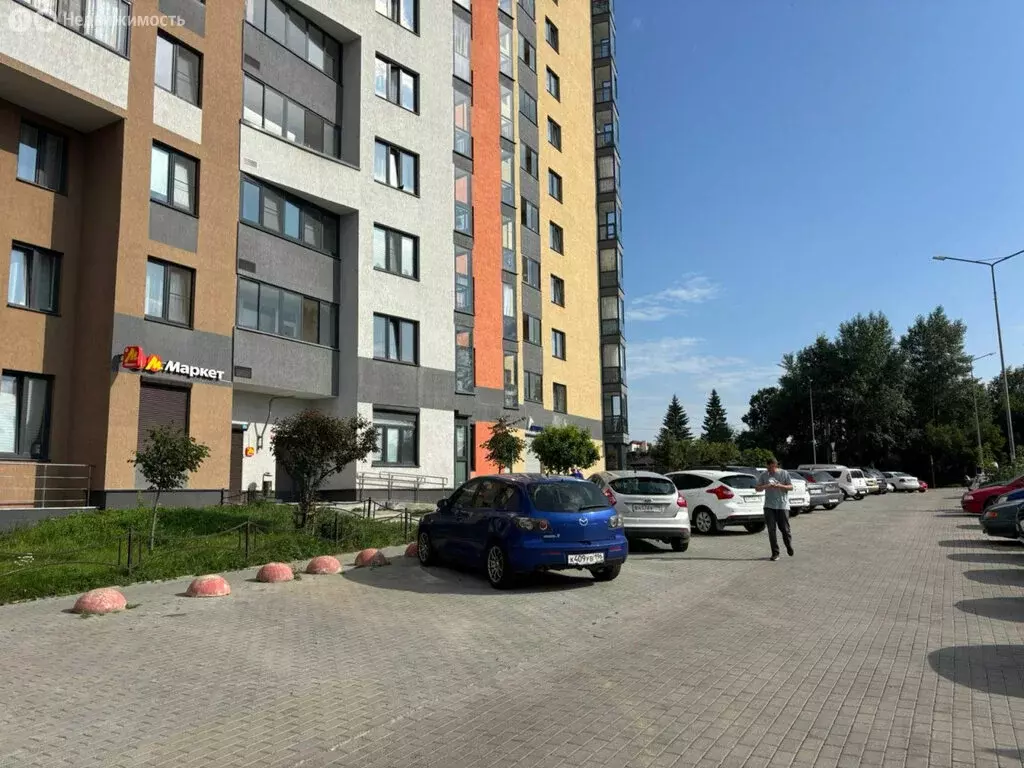 2-комнатная квартира: Верхняя Пышма, улица Орджоникидзе, 1 (47.6 м) - Фото 1