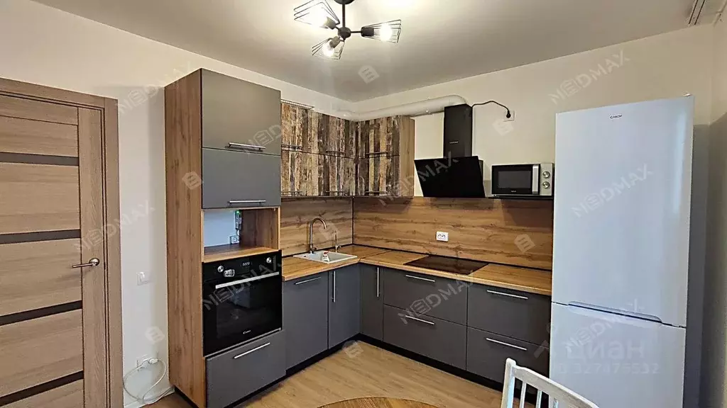 3-к кв. Санкт-Петербург ул. Дыбенко, 7к1 (69.0 м) - Фото 1