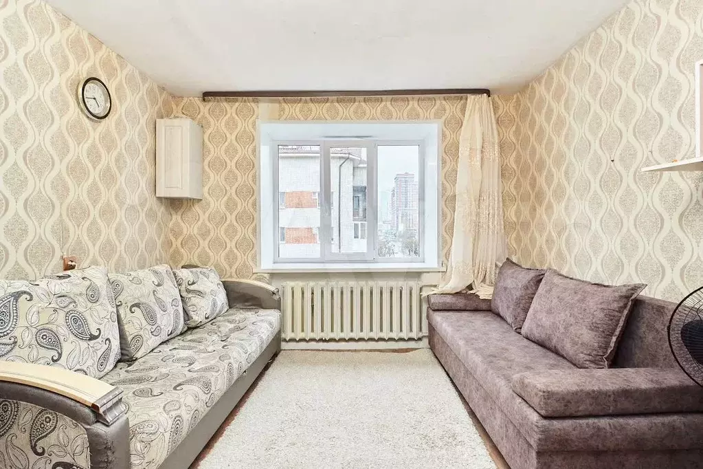 Комната 13,5 м в 1-к., 5/5 эт. - Фото 1