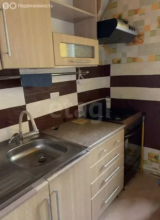 3-комнатная квартира: село Оранжереи, улица Кирова, 16 (54.6 м) - Фото 1