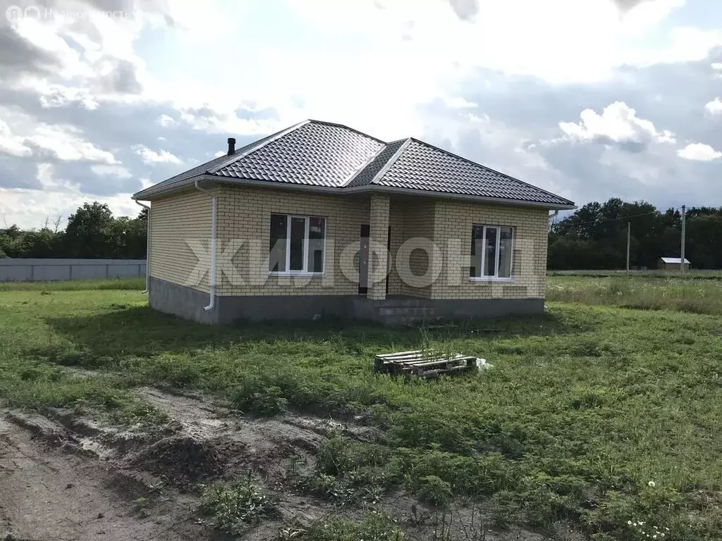 Дом в село Пушкарное, Студенческая улица (100 м) - Фото 1