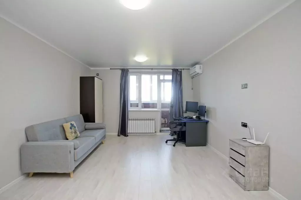 Студия Омская область, Омск ул. 1-ой Красной Звезды, 79 (35.9 м) - Фото 1