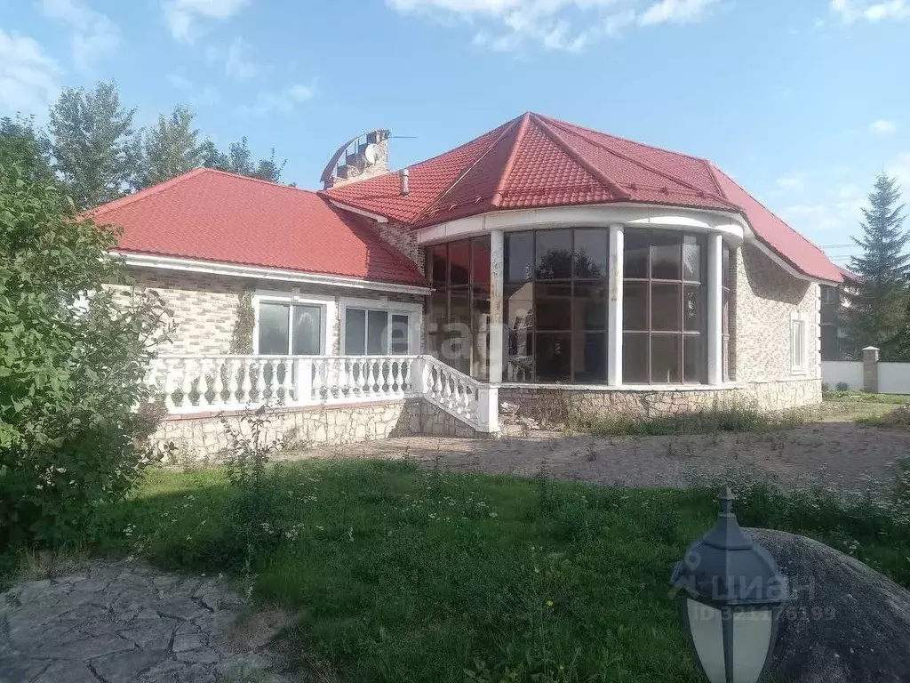 Дом в Псковская область, Псковский район, Писковичская волость, д. ... - Фото 1