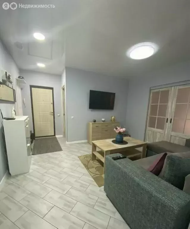 3-комнатная квартира: Калининград, Коммунистическая улица, 39А (76 м) - Фото 1