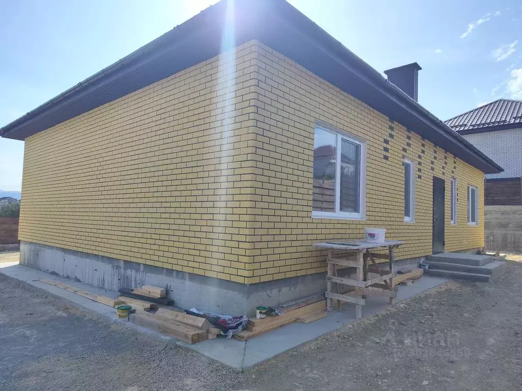 Дом в Крым, Симферопольский район, Добровское с/пос, с. Пионерское ул. ... - Фото 1