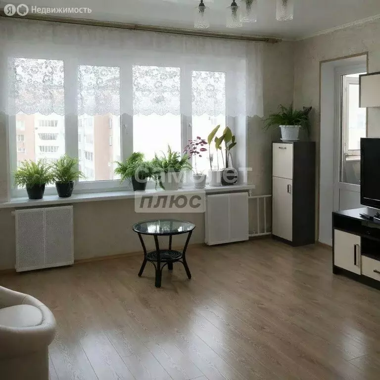 3-комнатная квартира: Уфа, улица Юрия Гагарина, 1 (72.3 м) - Фото 1