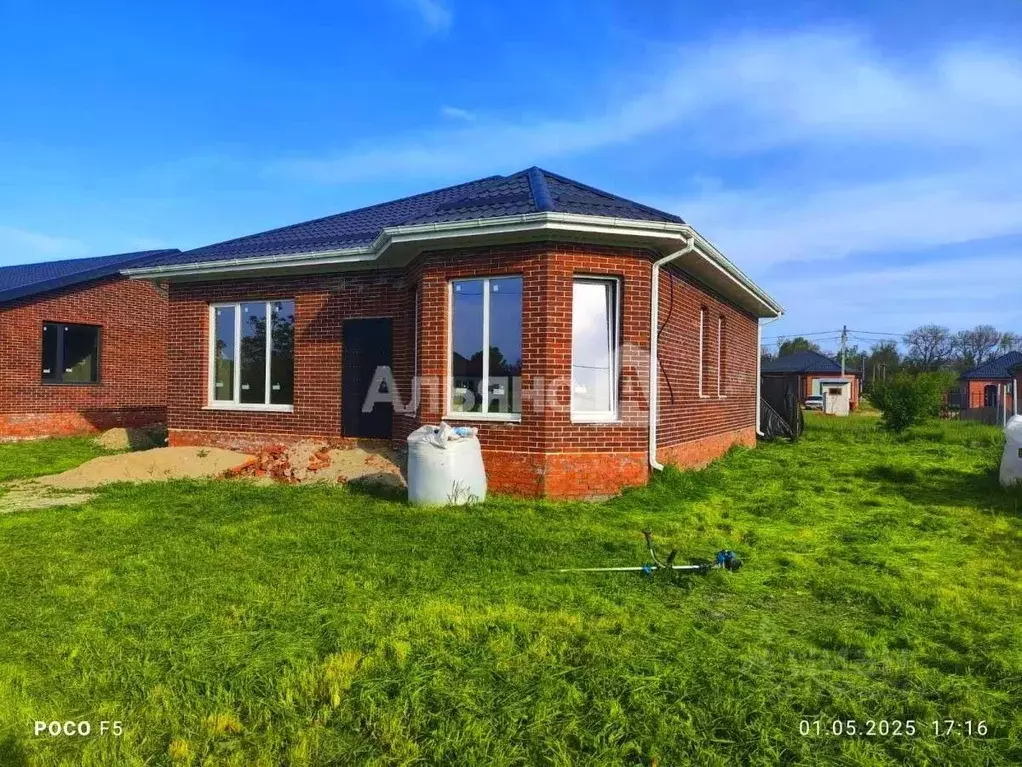 Дом в Краснодарский край, Усть-Лабинск ул. М.Ф. Форостинова (100 м) - Фото 1