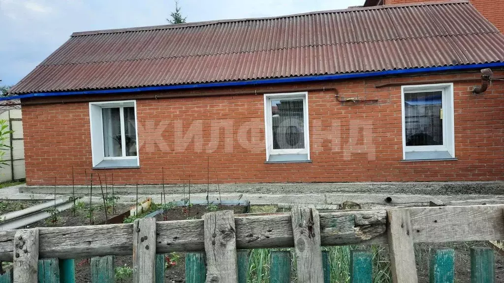 Дом в Новосибирская область, Новосибирск ул. Карла Либкнехта (90 м) - Фото 1