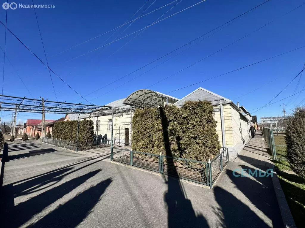 Дом в село Михайловское, улица Розы Люксембург, 2 (150 м) - Фото 1