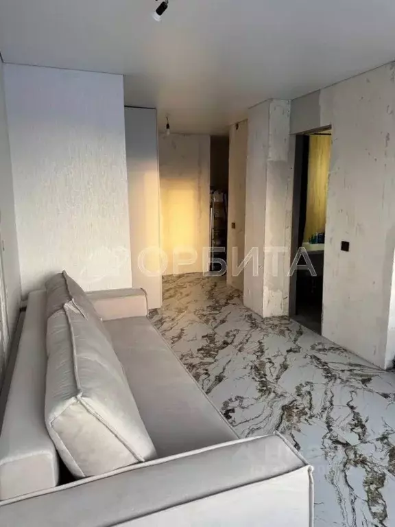 2-к кв. Тюменская область, Тюмень ул. Прокопия Артамонова, 6к1 (55.8 ... - Фото 2