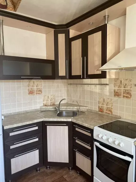 2-к. квартира, 58 м, 1/9 эт. - Фото 0