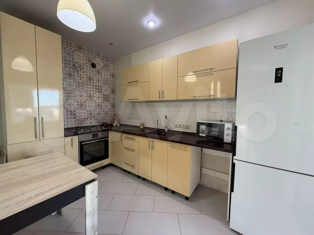 1-к. квартира, 40 м, 4/4 эт. - Фото 1