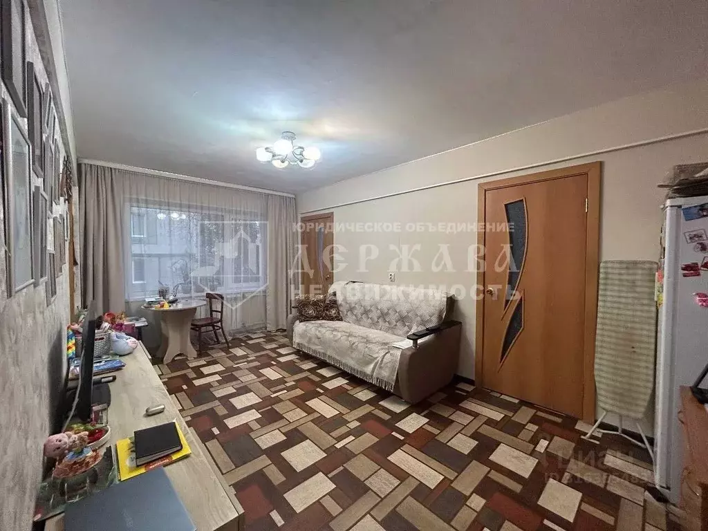 3-к кв. Кемеровская область, Юрга Краматорская ул., 2Б (49.2 м) - Фото 0