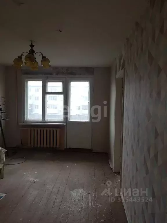 3-к кв. Псковская область, Печоры Заводская ул., 2б (55.0 м) - Фото 0