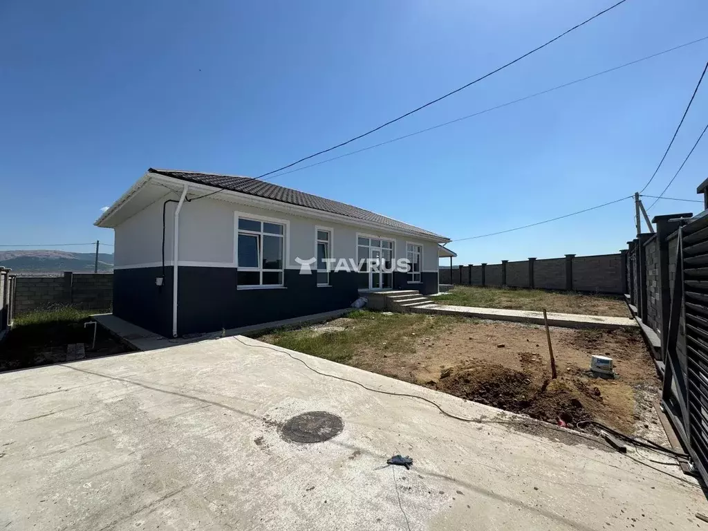 Дом в Крым, Симферопольский район, Добровское с/пос, с. Пионерское ул. ... - Фото 2