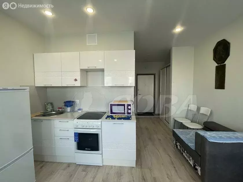 Квартира-студия: Тюмень, улица Героев Сталинградской Битвы, 9 (25.2 м) - Фото 2