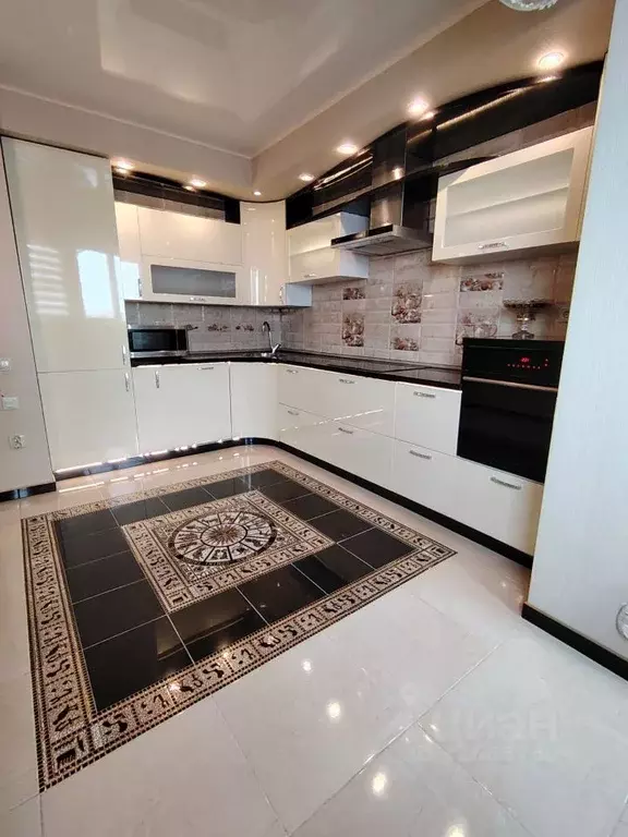 3-к кв. Башкортостан, Уфа ул. Орджоникидзе, 32/1 (74.5 м) - Фото 1